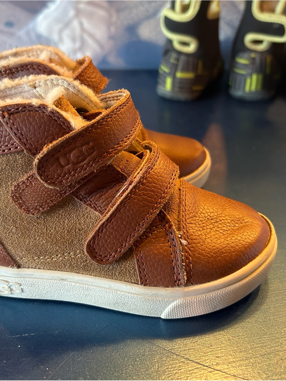 UGG Kids Brown Leather & Suede Hook-and-Loop High-Top Boot